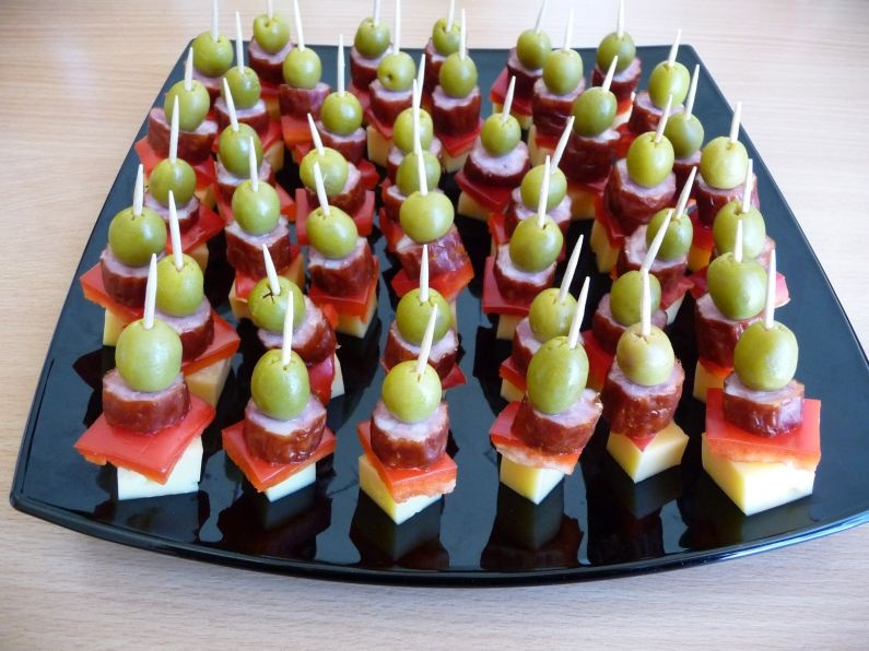 Koreczki - Przepis na koreczki - MojeGotowanie.pl