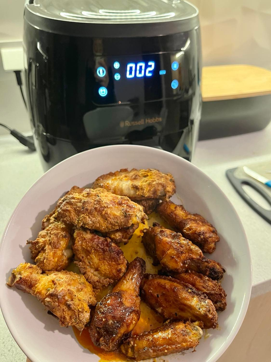 Smażenie bez tłuszczu? Ten sprzęt potrafi to i o wiele więcej! Sprawdź