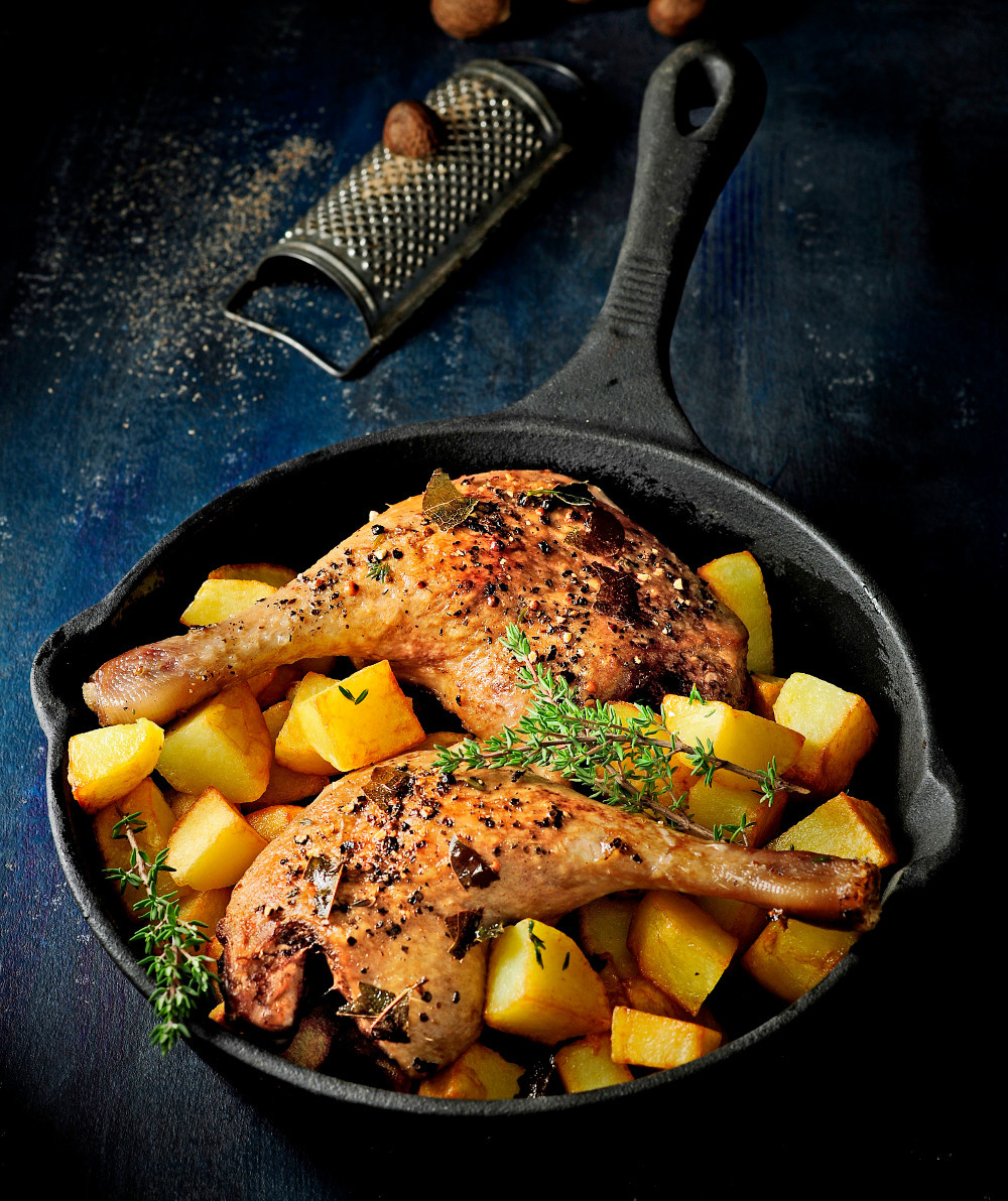 Domowe confit z pieczonymi kartoflami