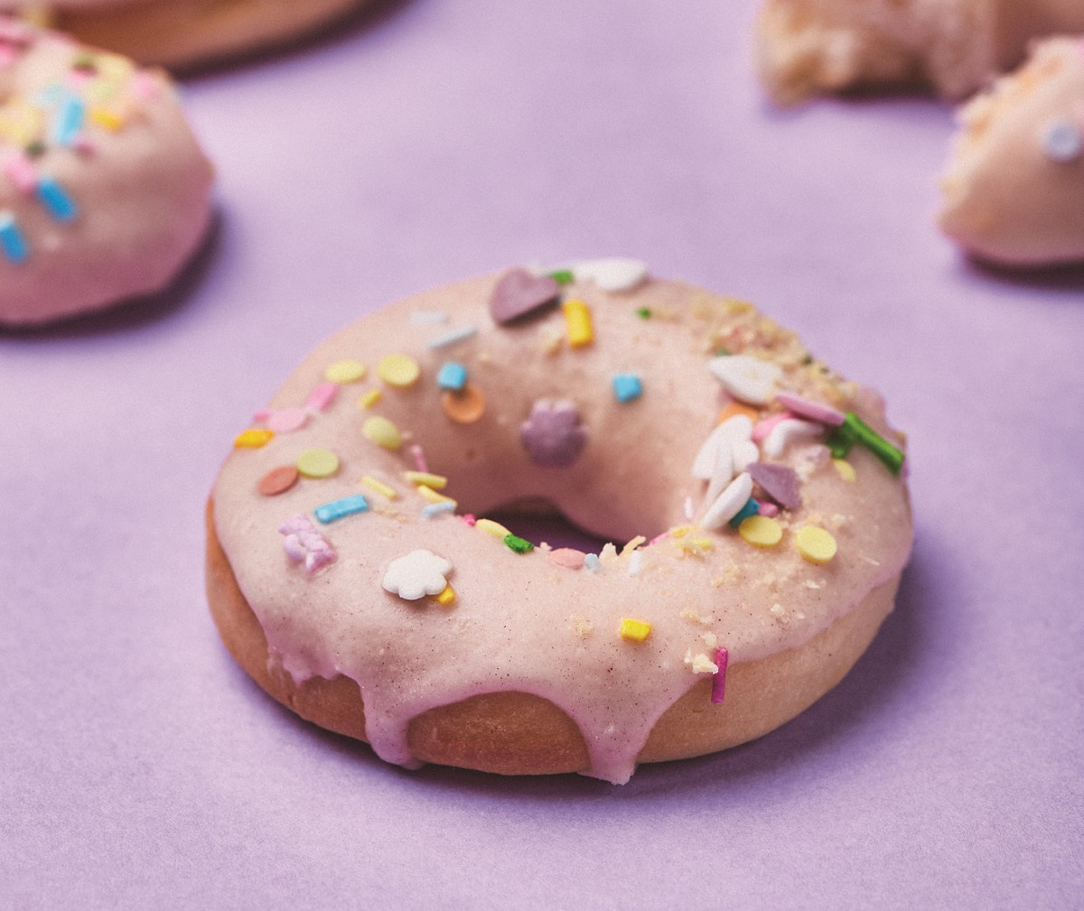 Donuty drożdżowe - przepis na amerykańskie pączki