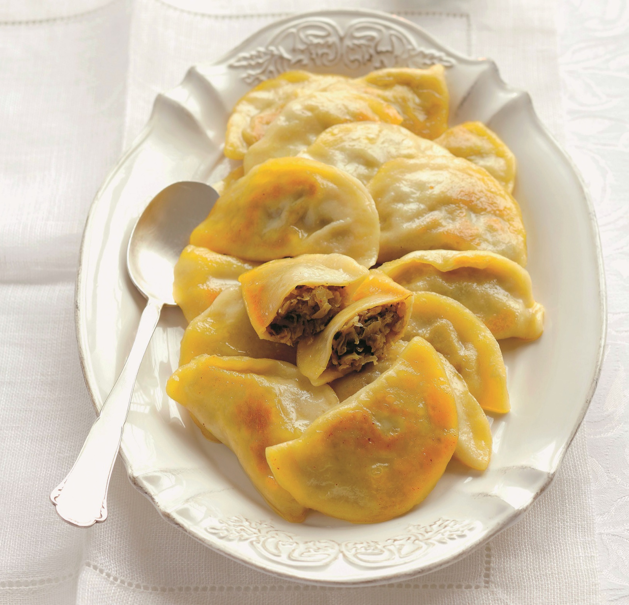 Pierogi z kapustą i pieczarkami