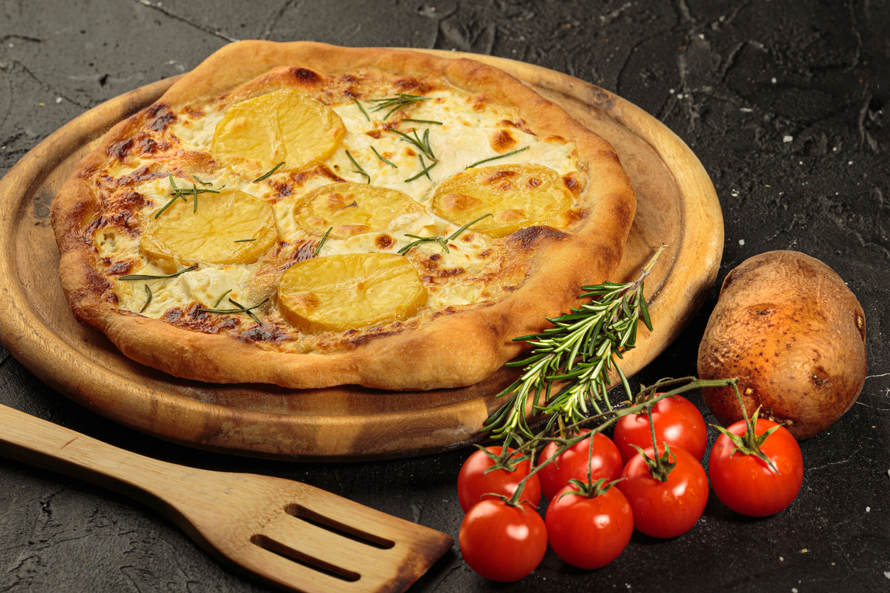 Pizza z ziemniakami