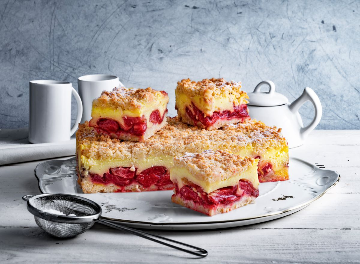Ciasto z truskawkami i budyniem