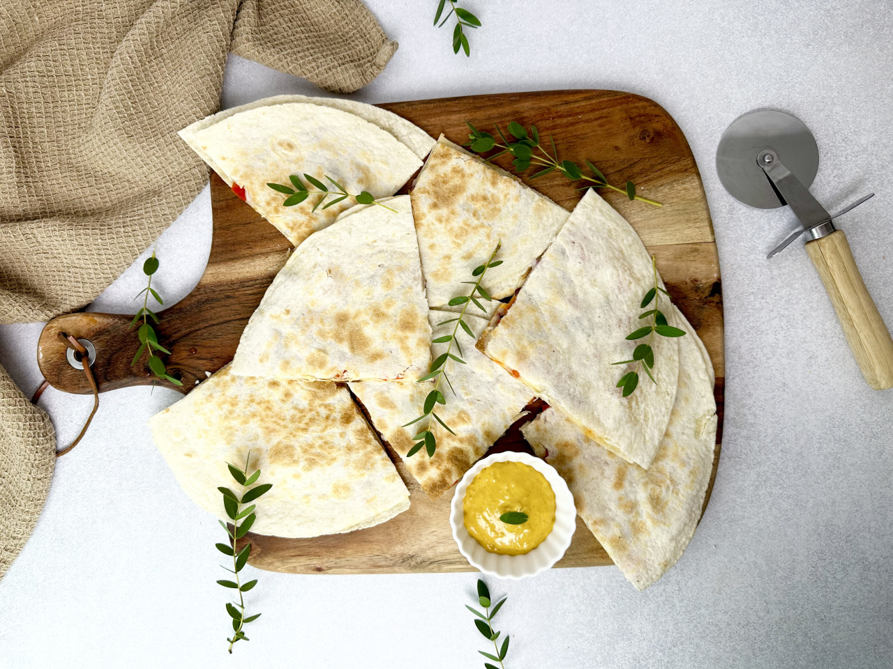 Quesadilla z szynką i serem