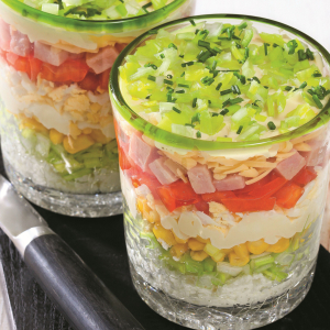 Sałatka  z szynką i twarogiem