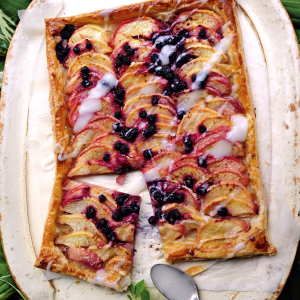 Tarta brzoskwiniowa z jagodami