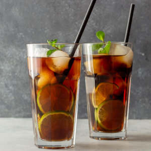 Cuba libre drink