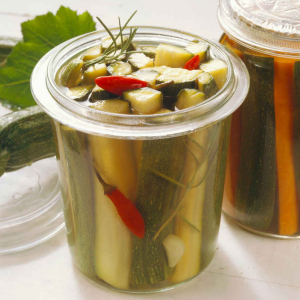 Cukinia marynowana na ostro