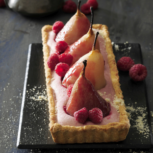 Tarta malinowa z migdałami i gruszkami