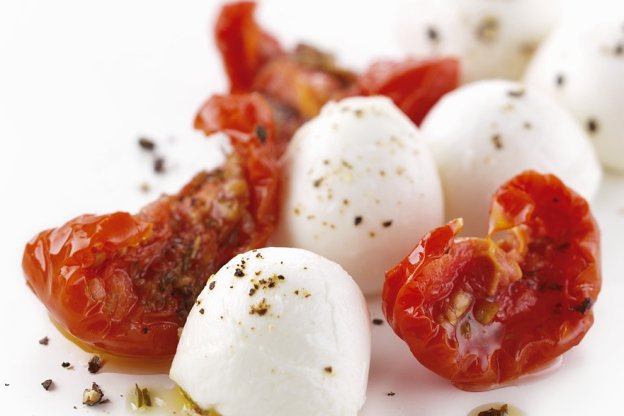 mozarella-suszony-pomidor