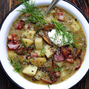 Mięsna zupa grzybowa