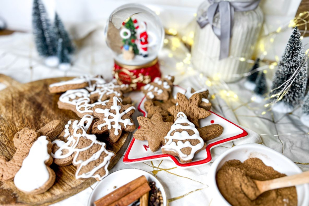 pierniczki na choinkę z lukrem