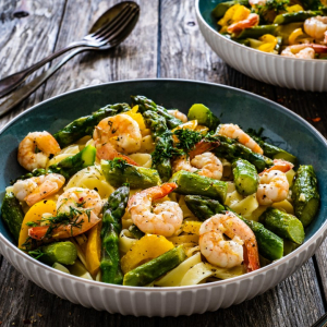 Makaron ze szparagami i krewetkami