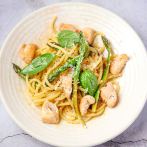 Makaron z kurczakiem i szparagami