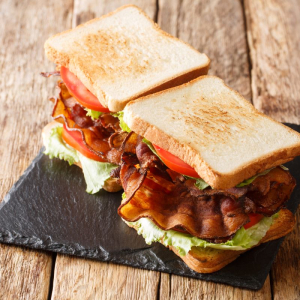 BLT sandwich – amerykańska kanapka