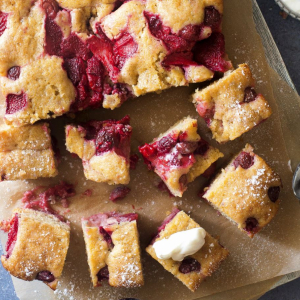 Ciasto jogurtowe z truskawkami