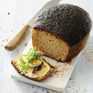 Domowy czarny chleb na piwie