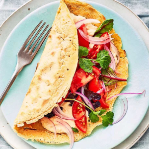 naleśniki z ciecierzycy z hummusem