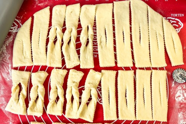 faworki drożdżowe - formowanie