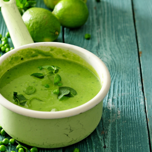 Miętowy chłodnik z groszkiem