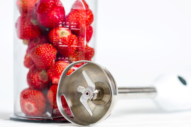 Sorbet truskawkowy – truskawki w blenderze