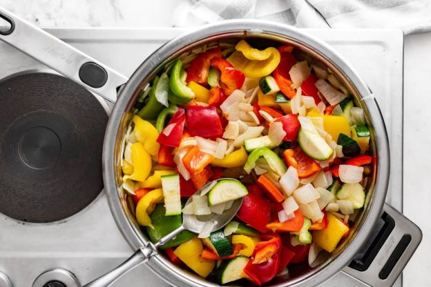 Leczo do słoików – smażenie