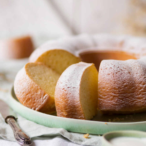 Wegańska babka drożdżowa