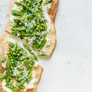 Minipizze z ricottą i szparagami