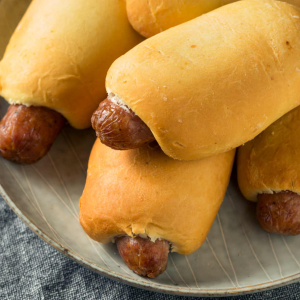 Parówki w cieście drożdżowym