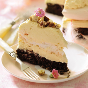 Tort bezowo-orzechowo-czekoladowy