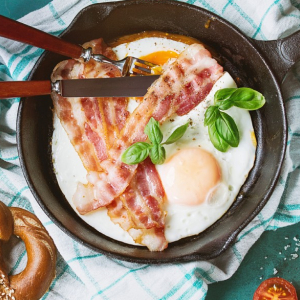 jajka-na-bekonie