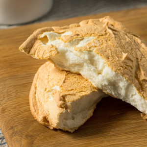 białkowy chleb z serka wiejskiego
