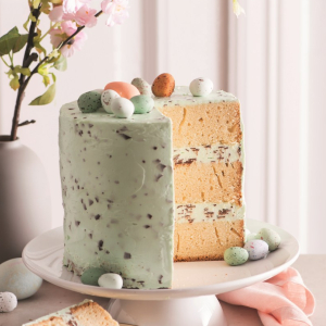 Tort wielkanocny straciatella