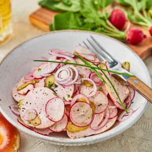 sałatka z kiełbasą