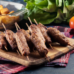 Cevapcici – bałkańskie grillowane kotleciki