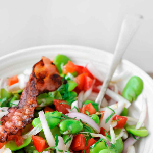 Sałatka z bobem i boczkiem