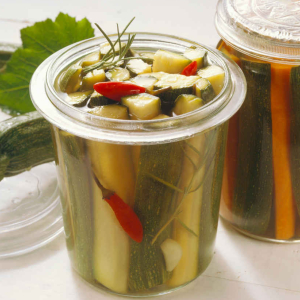 Cukinia marynowana na ostro