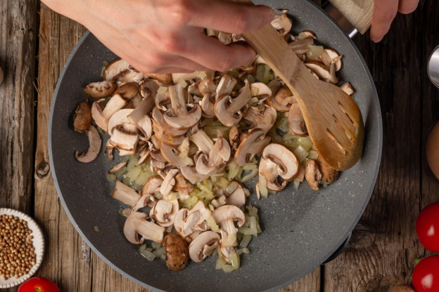 Leczo z kabaczka – smażenie