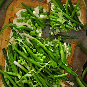 Letnia tarta z fasolką szparagową