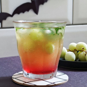 Upiorny koktajl z winogron, jabłek i grenadyny