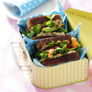 Kanapki z pastą z ciecierzycy