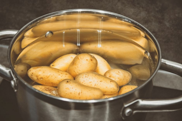 Ziemniaki zapiekane z serem - mundurki