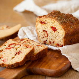 Chleb z suszonymi pomidorami