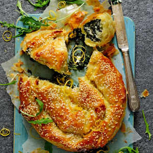 Ciasto filo faszerowane pokrzywą i serem feta