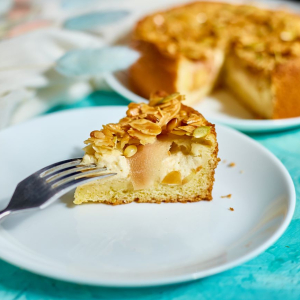 ucierane ciasto z gruszkami i z budyniem