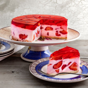 Śmietanowiec z truskawkami