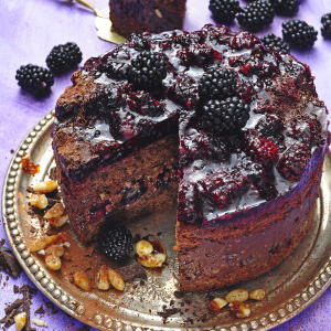 Tort jeżynowy z ganache