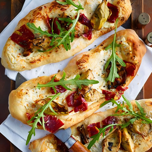 Biała pizza iberyjska