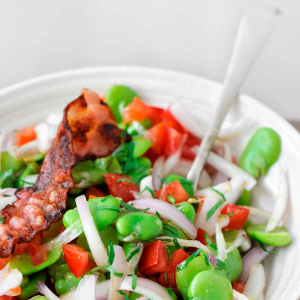 Sałatka z bobem i boczkiem