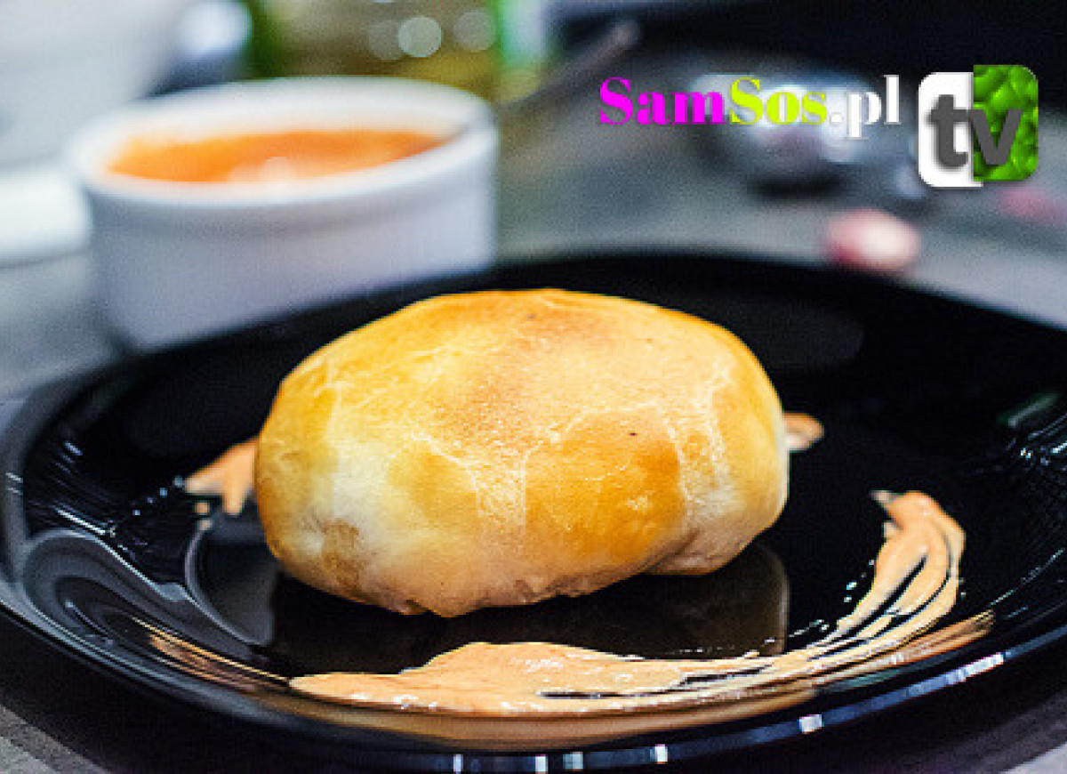 PROSTE BUŁECZKI NADZIEWANE PIECZARKAMI, SEREM I SZYNKA